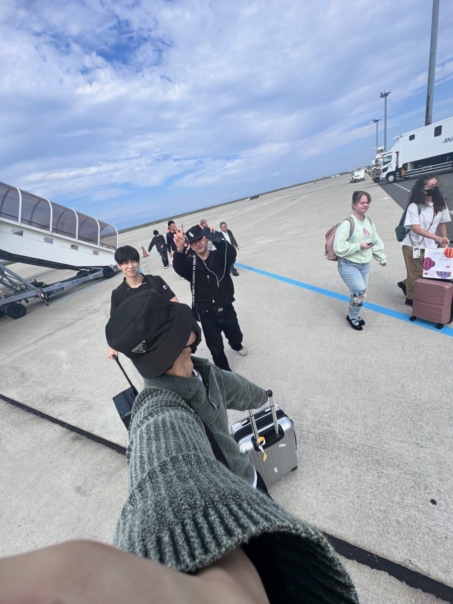 PrinceYHph's tweet photo. [ #SONG | 261015 IG POST UPDATE ]

🍒: #osakabro 🖤
📎: https://t.co/48V4JfUV3t

#YUNHYEONG #송윤형 #윤형 
#ユニョン #宋尹亨 @sssong6823 
#iKON #아이콘 @iKONIC_143 https://t.co/90QjAvcJlt