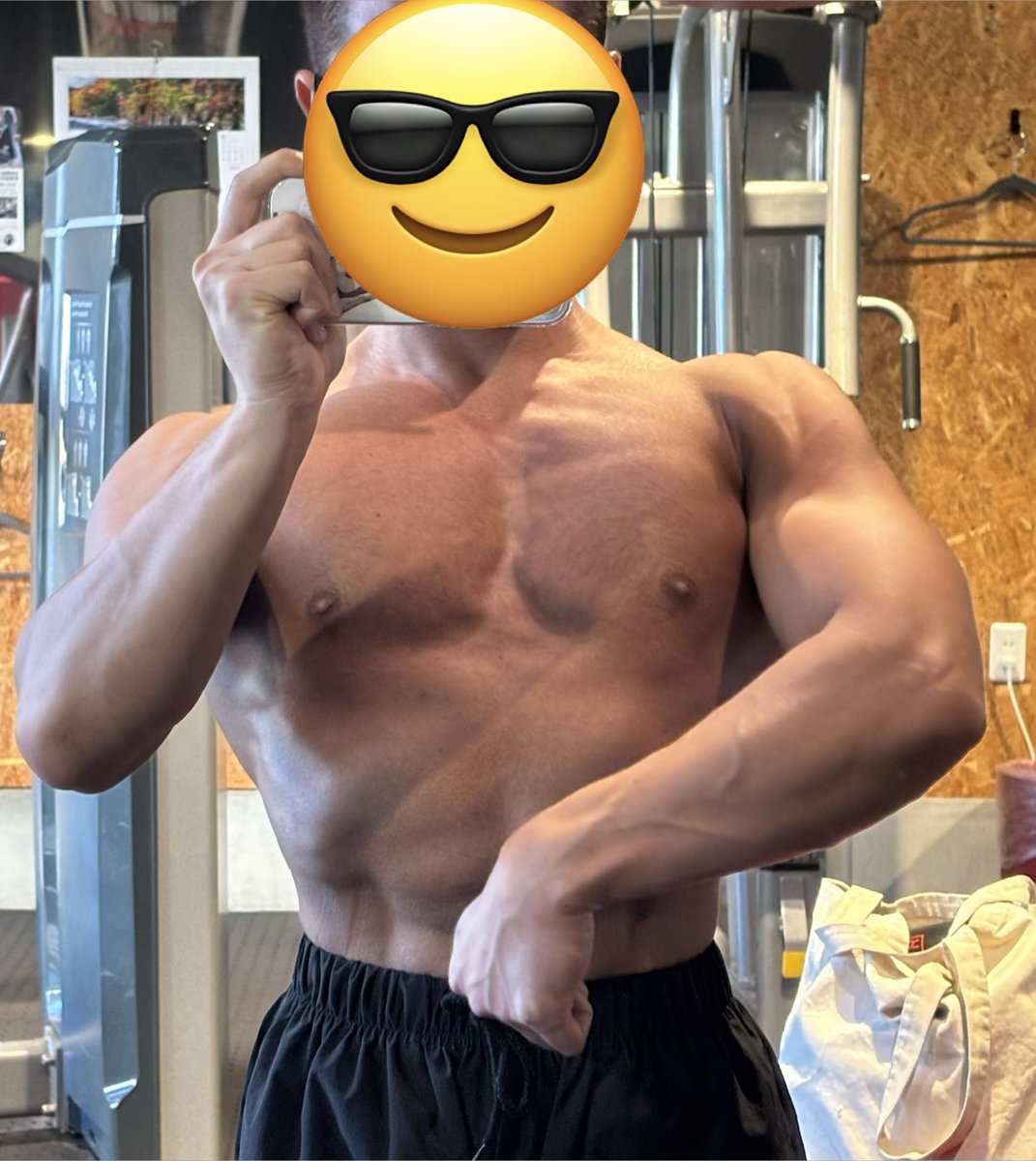 kkenmuscle's tweet photo. 上半身トレ終わり！昨日、4000カロリーくらい食べたからかいい感じにパンプした気がする！

#筋トレ
#筋トレ好きな人と繋がりたい 
#筋トレマニア
#筋トレ大好き https://t.co/JCN7u6KZ9u