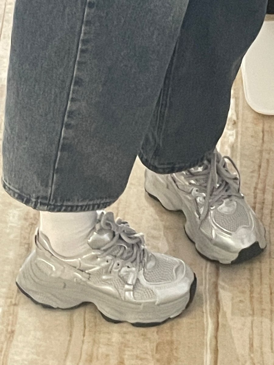 chashengell's tweet photo. 想出一双鞋子老爹鞋38码,因为自己住有时间穿,马上要去学校不方便穿了太女性化了,不知道有没有姐妹想要,如果男生要的话还可以送袜子
#伪娘 #男娘 #媚黑 #BBC #BLACKED #锁内射精 #锁内流精 #前锁后塞 #雌堕 #sissy https://t.co/HHRKVhyBuZ