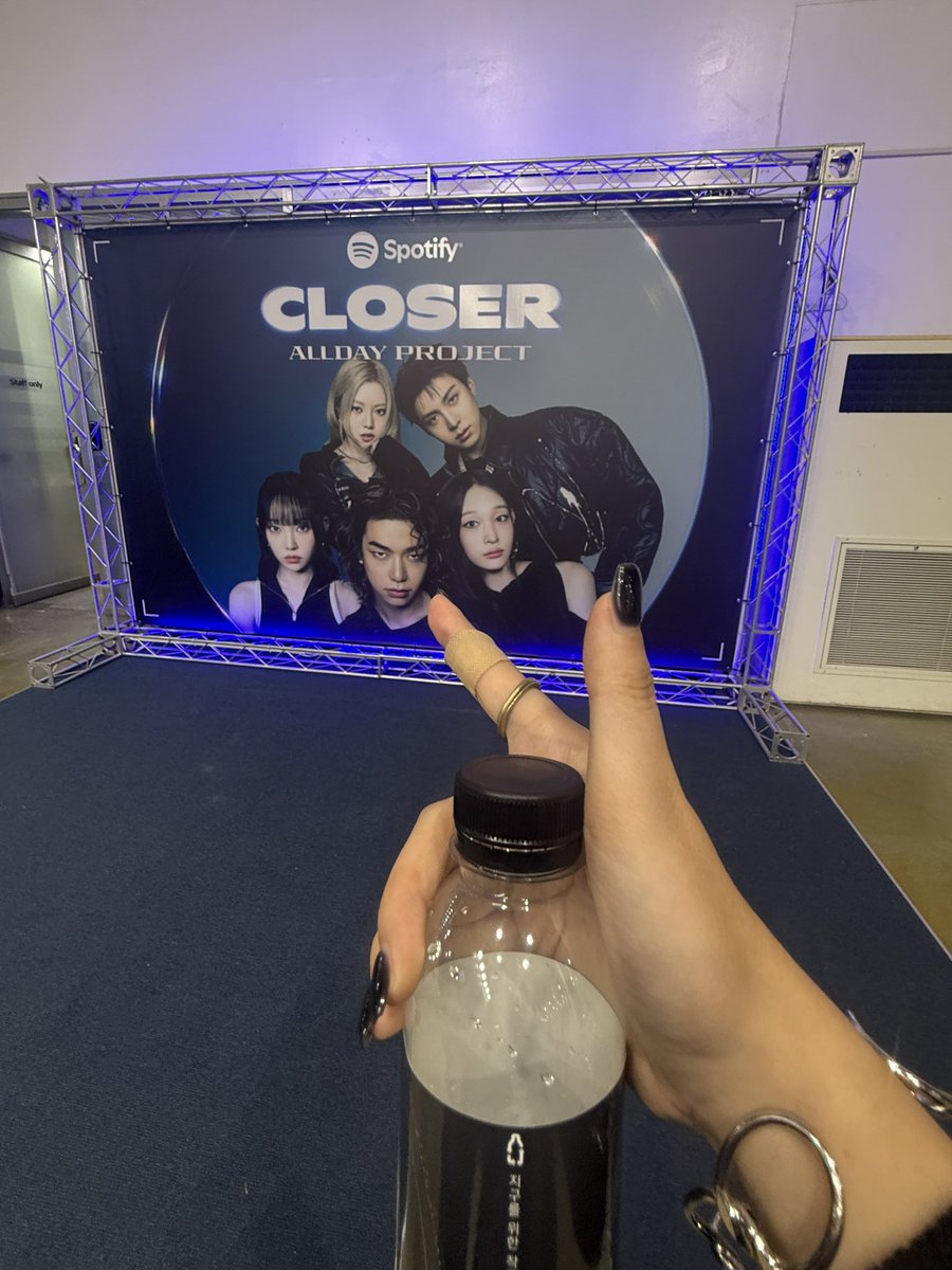 2zsxn's tweet photo. 스포티파이 ♡ 나 ♡ 올데프
@SpotifyKR #CLOSER_ADP https://t.co/zqOTzTpuIZ