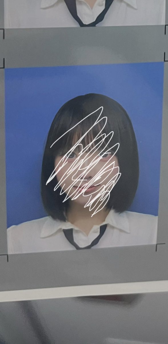 LHxvj's tweet photo. 彼女の証明写真美人すぎて死ぬ https://t.co/lwXj4QBNpX