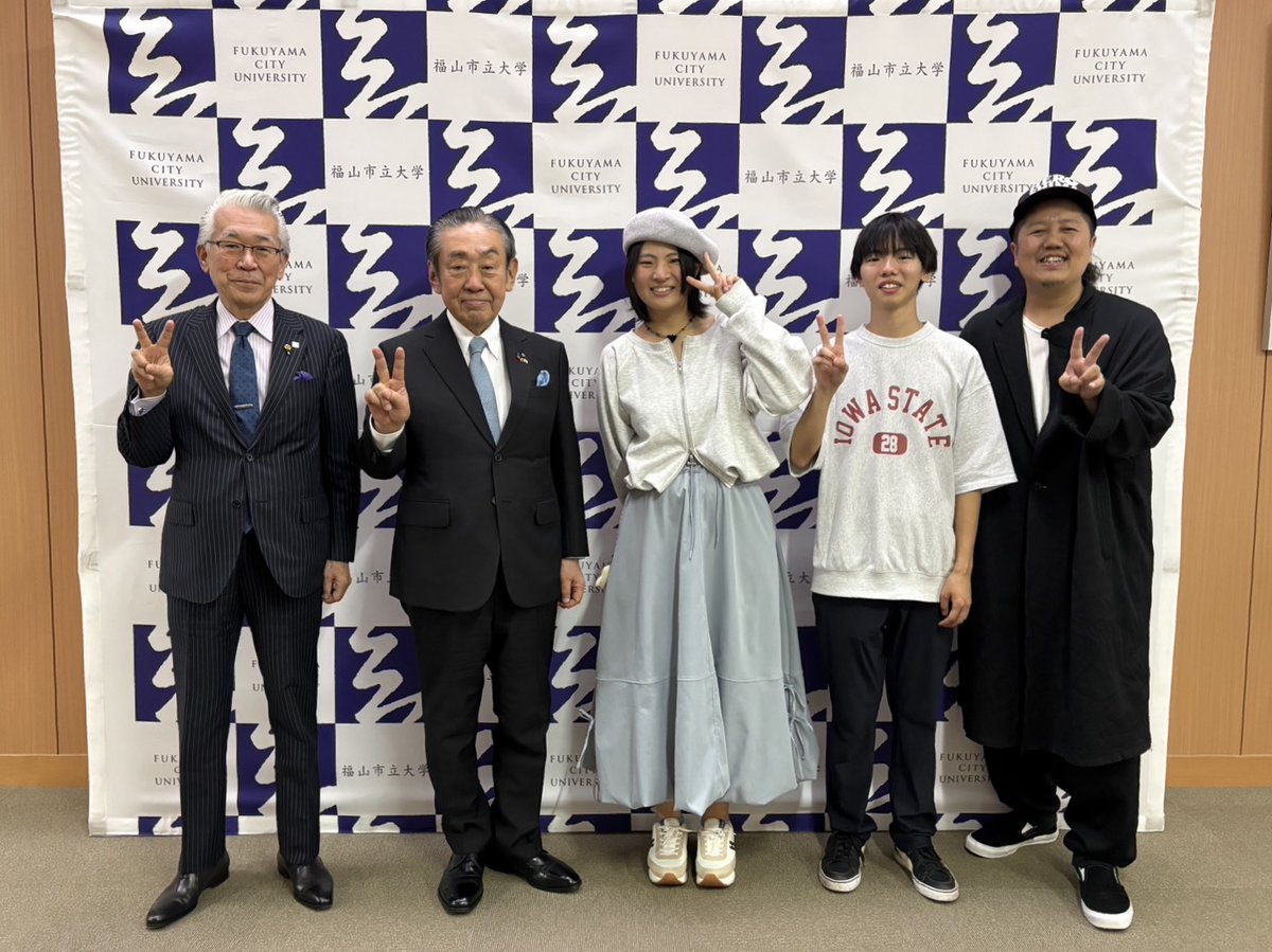 fcu_channel's tweet photo. 10月6日（火）、広島FMの人気ラジオ番組「大窪シゲキの"熱血"ラジオ大学」の収録が本学で行われました。

詳しくはHPへ▼
https://t.co/Sf5VSUe4wg https://t.co/1015ptqqOR