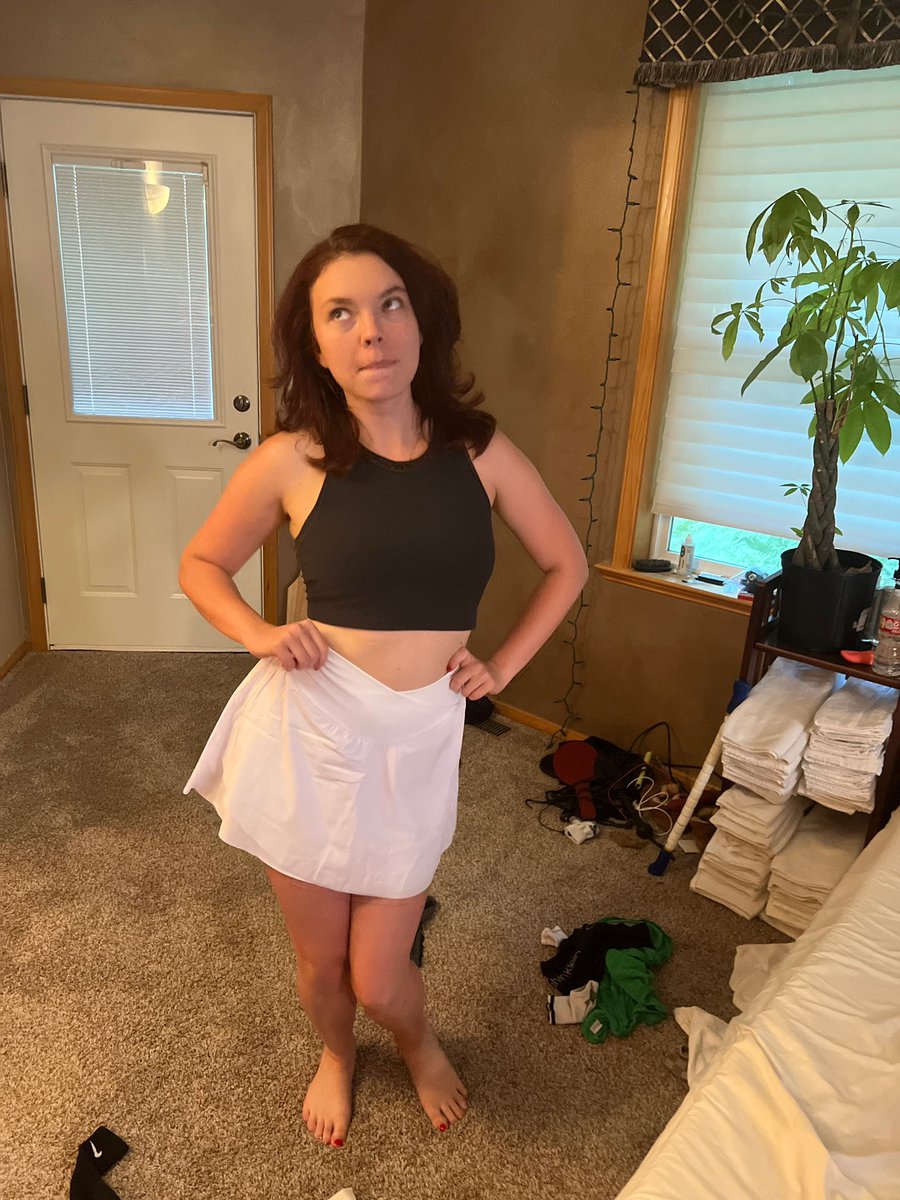whttoes's tweet photo. This little slut is Aurora Townsend, hope y’all share this nice bitch. https://t.co/jkQvPycV4j