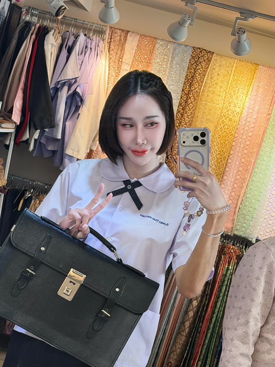 dyebrc's tweet photo. 40แล้ว ใส่ชุดนักเรียนยังทันอยู่มิ
มีใครชอบคนแก่ไหมคะ🤣 
#จรัญ https://t.co/izjDQY3vdf