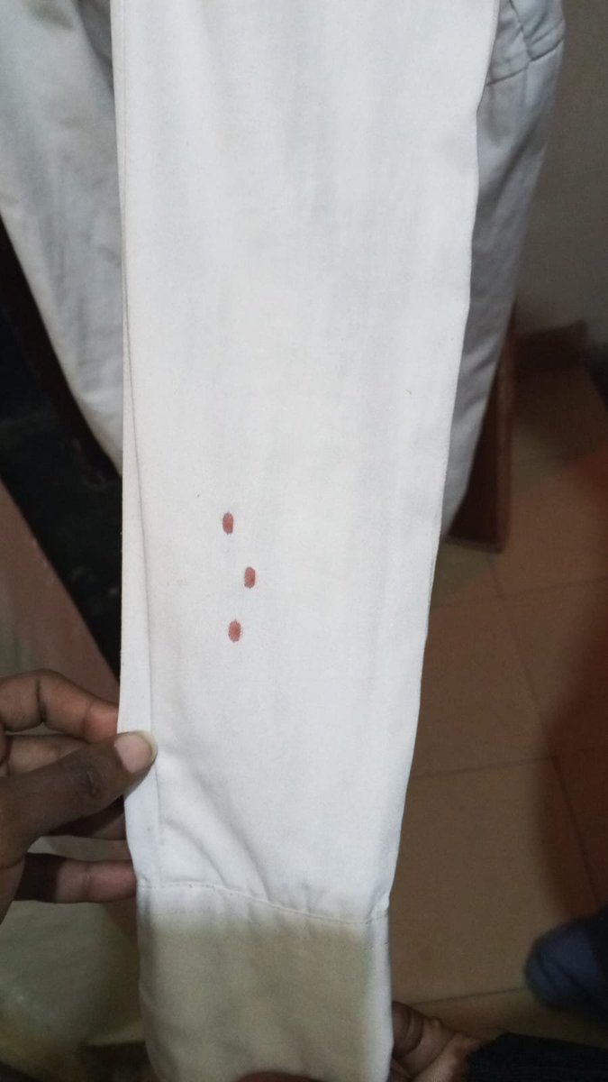 MwaririMdogo's tweet photo. Yesterday while i was walking home from work some stranger held my hand for a second with four fingers i checked my hand to see what he had done to me but i didn't see anything. I looked back and the guy was looking at me smiling... https://t.co/4p1qLINvgG