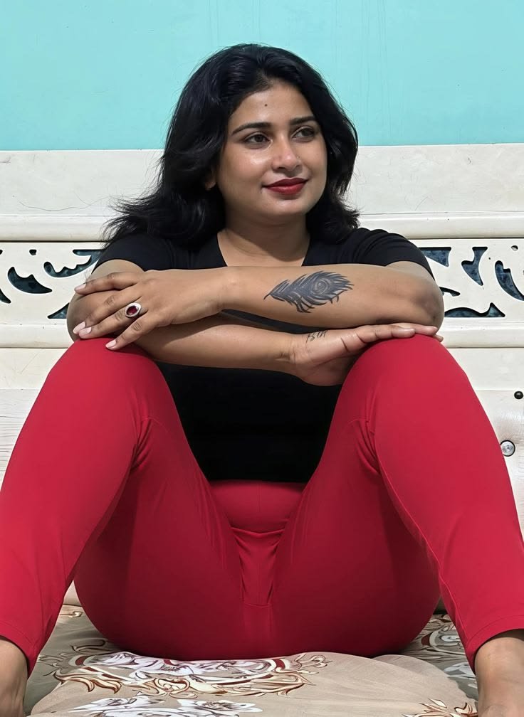 karti__4's tweet photo. @HKanthalatha ipdi hus illa naa virichi ukkaruviya dii 😋💋 https://t.co/kU0ouj1EQ5