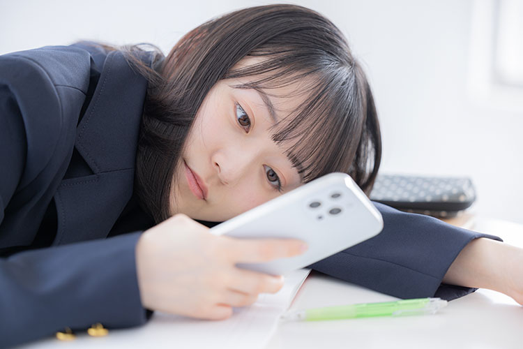 KAI_YOU_ed's tweet photo. 小中学生の相談相手、生成AIが2位に　1位は「誰にも相談しない」
https://t.co/gU3vcJSgcT

子ども向けサイト「ニフティキッズ」の利用者2236人を対象に、友人関係についてのアンケート調査を実施──生成AIが相談相手として最多となる結果となっています。 https://t.co/MYT6sKQeVy