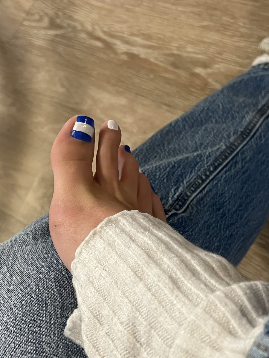 BaddiBrattyKiki's tweet photo. Superior toes 🇮🇱 https://t.co/b9MQdpNKWq