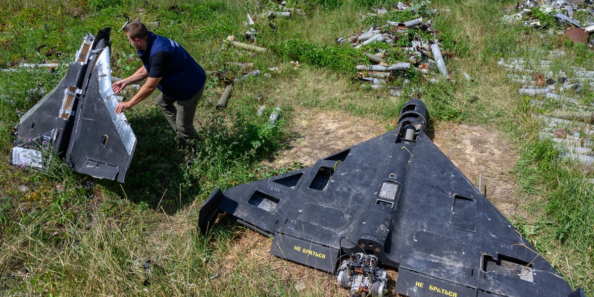nexta_tv's tweet photo. The Insider: China supplies Russia with modems for long-range drones

The outlet found that Chinese company Xingkai Tech is willing to supply Russia with mesh modems for drones.

Journalists examined a modem found in a Gerbera drone and, posing as a Russian supplier, ordered 500 devices for a factory in Alabuga.

The company issued an invoice even though the journalists stated that the modems were intended for military production.

The modems are used in Geran and Gerbera drones. They allow the drones to exchange data and continue flying over long distances.

According to the outlet, Chinese banks are also helping process these transactions.