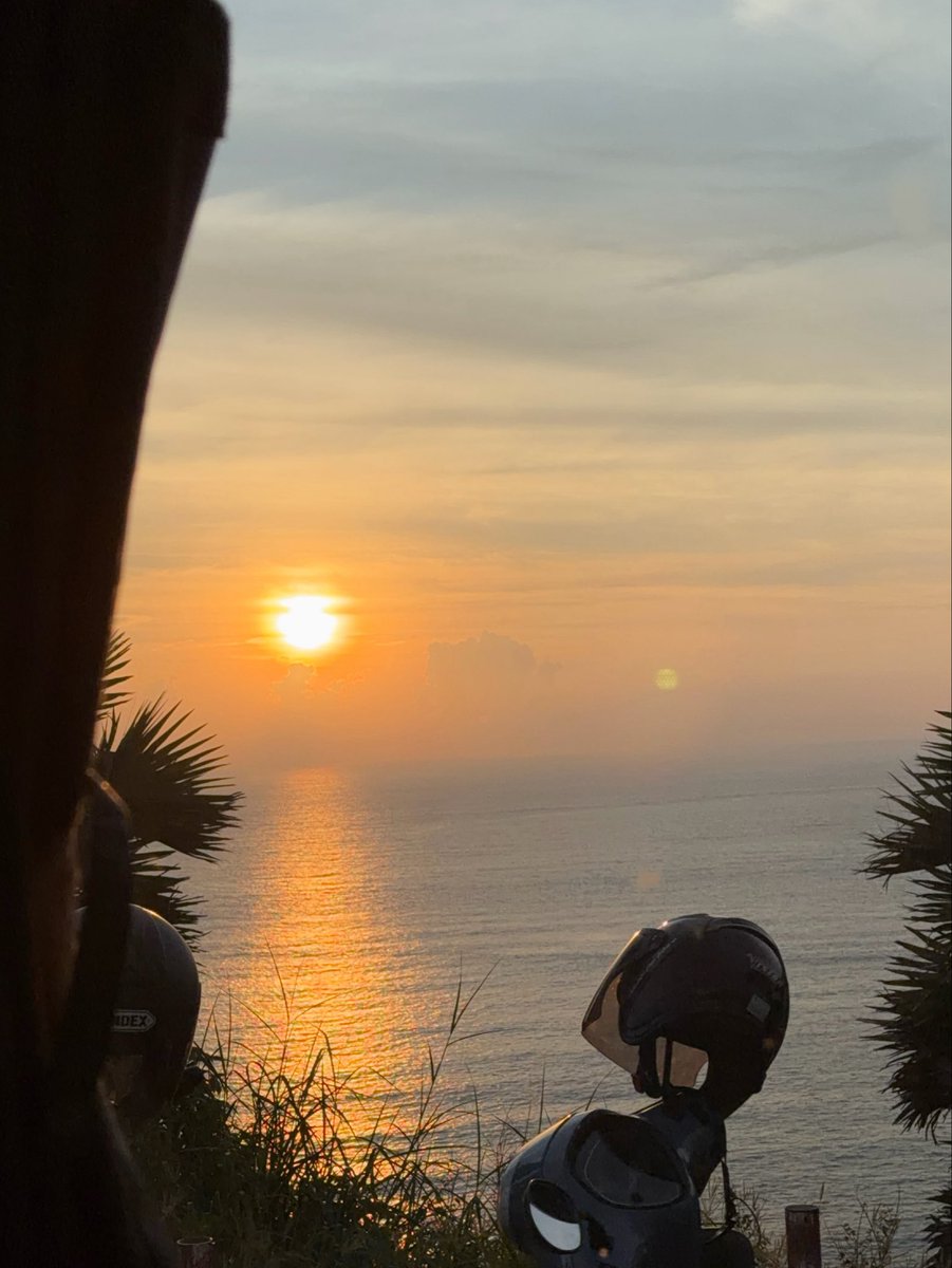 isandddy's tweet photo. Sunset ⛅️

#8per7ByFirstOne

#FirstOne2ndSingle 
#DMDMUSIC https://t.co/mddbDfMGB5