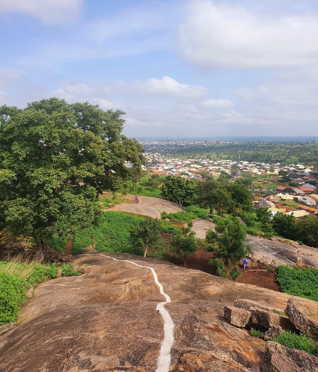 JustOneAnu's tweet photo. Good morning ☀️
The higher you go, the clearer the picture become.
Yesterday don pass. Today get fresh air and open sky.
Alhamdulillah for another beautiful day 
May your steps today lead you somewhere higher. 🙏 https://t.co/uNuPjp597r