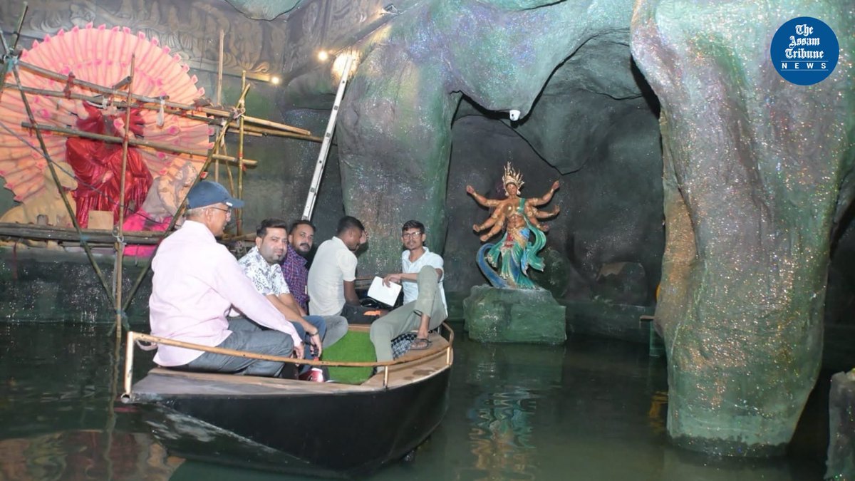 assamtribuneoff's tweet photo. #InPics | A glimpse of the boat-ride facility at the Bishnupur Durga Puja pandal in Guwahati.
#durgapuja #guwahati #TheAssamTribune https://t.co/UXLvugSnuZ