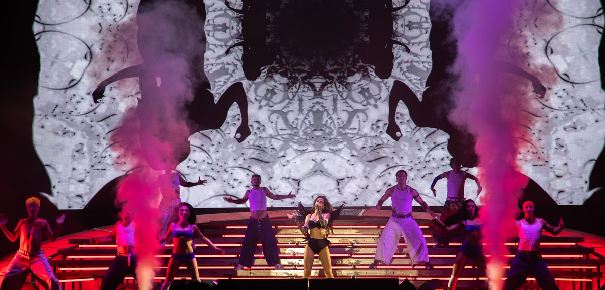 ELOCCIDENTAL's tweet photo. 💖🎶 ¡Guadalajara cayó rendida ante Kenia Os! La cantante sinaloense desató la locura en las Fiestas de Octubre con boletos agotados, miles de fans y una noche llena de emociones.

👇 ¡Entérate de los detalles!
https://t.co/TKP8kYuTtK
📷 Fiestas de Octubre / Cortesía https://t.co/wxdOptizMI
