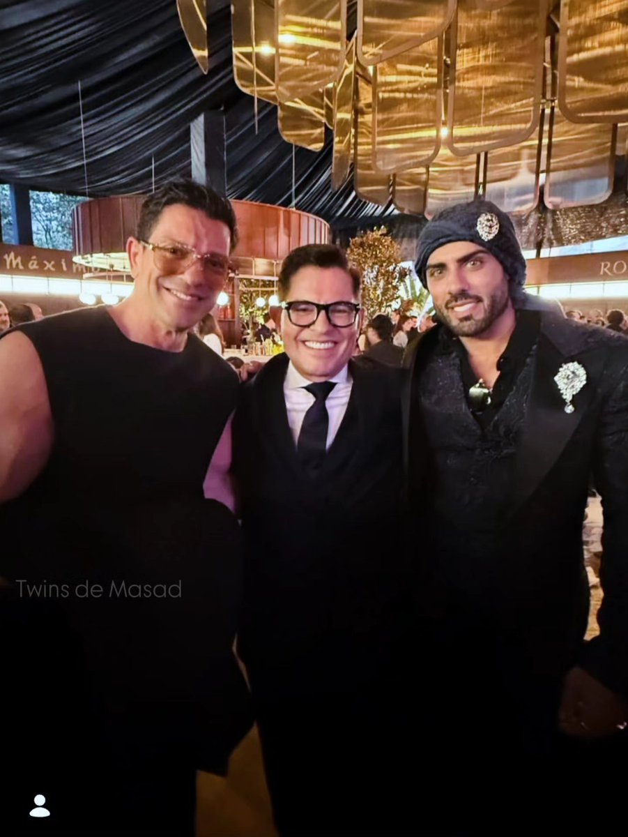 Twins_de_Masad's tweet photo. Más fotitos de Masad en el gran evento exclusivo UpFront 2027 de Televisa Univision @Masad_Altamimi #masadaltamimi #upfront2027 #UpFrontTelevisaUnivision https://t.co/kh2mnhHpzw