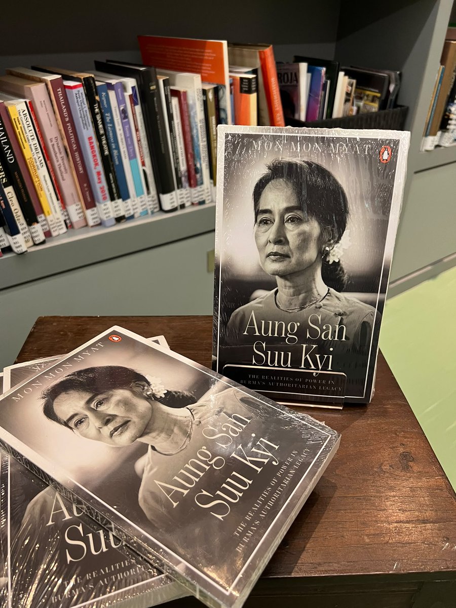 SEAJunction's tweet photo. 📚 New arrival!
Aung San Suu Kyi: The Realities of Power in Burma’s Authoritarian Legacy by Mon Mon Myat is now available at SEA Junction
📍SEA Junction, 4th Floor,BACC
#SEAJunction #Myanmar #AungSanSuuKyi #Newbook #หนังสือ #หนังสือภาษาอังกฤษ #การเมืองการปกครอง https://t.co/x2hA8mUSw1
