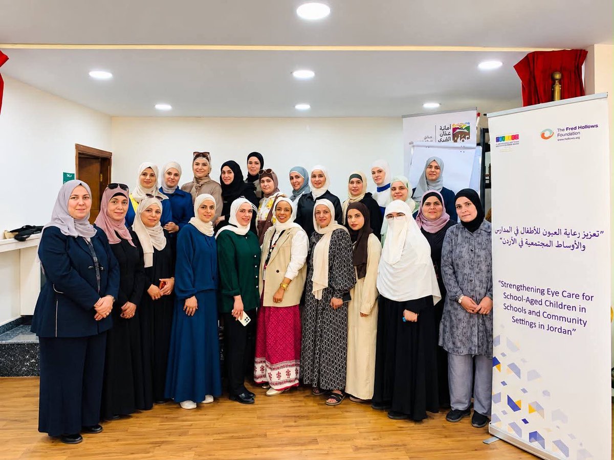 IFH_KHF's tweet photo. معهد العناية بصحة الأسرة ودائرة حدائق الملكة رانيا ينفذان بالتنسيق مع وزارة التربية تدريباً متخصصاً عن المسح البصري لفحص حدة الإبصار والكشف المبكر عن مشكلات النظر لدى الطلبة استهدف ٥٩ معلماً ومعلمة https://t.co/YJnJWMN9pc