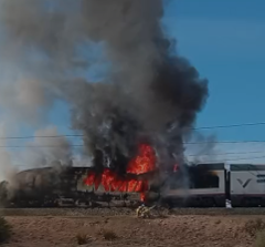 aragonradio's tweet photo. 🚄🔥 ¿Qué ocurrió en el AVE Barcelona - Madrid y qué derechos tienen los pasajeros afectados? 🛑📋✨

Análisis técnico y defensa del consumidor en 'Buenos Días Aragón Informativo' 📻🎙️👇

🔹 🔍⚙️ Causas técnicas: Hablamos con Ignacio Barrón, director técnico de la Alianza Europea de Corredores, sobre cómo se pudo originar el fuego y los protocolos de seguridad en la vía de alta velocidad 🚄⚡.

🔹 ⚖️🎫 Indemnizaciones y derechos: Miguel Ángel Ruiz, presidente de la Asociación Española de Consumidores, detalla qué pueden reclamar los viajeros por retrasos, cancelaciones o pérdidas materiales 💼📑.

🔹 📍⏱️ Impacto en el corredor: La situación del servicio ferroviario y la afectación en paradas clave como Zaragoza-Delicias 🚉🏢.

🎧 Escúchalo en el enlace de la bio a través de Aragón Play 📲🔗https://t.co/DVwoRvxZun

#BuenosDíasAragónInformativo #AragónRadio #LíneaAVE #AVEMadridBarcelona #ZaragozaDelicias #SeguridadFerroviaria #DerechosDelConsumidor #TransporteFerroviario #AragónPlay