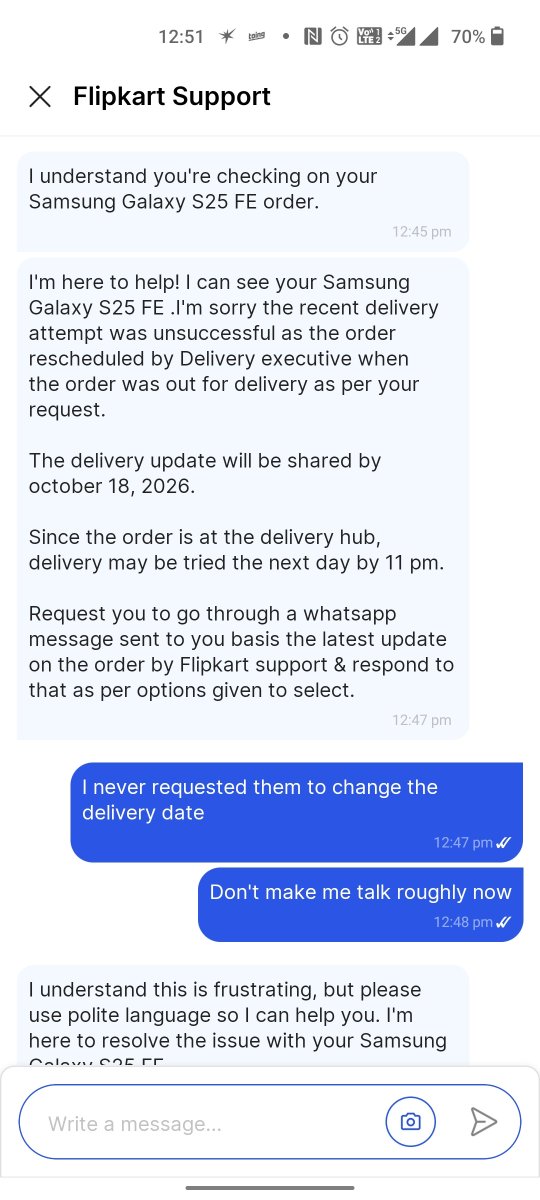 Sharanusahu's tweet photo. This is the support given by flipkart 
@Flipkart @flipkartsupport #flipkartscam
Rate it one star on playstore
And recommend others not to use flipkart https://t.co/9HDrRflbRC