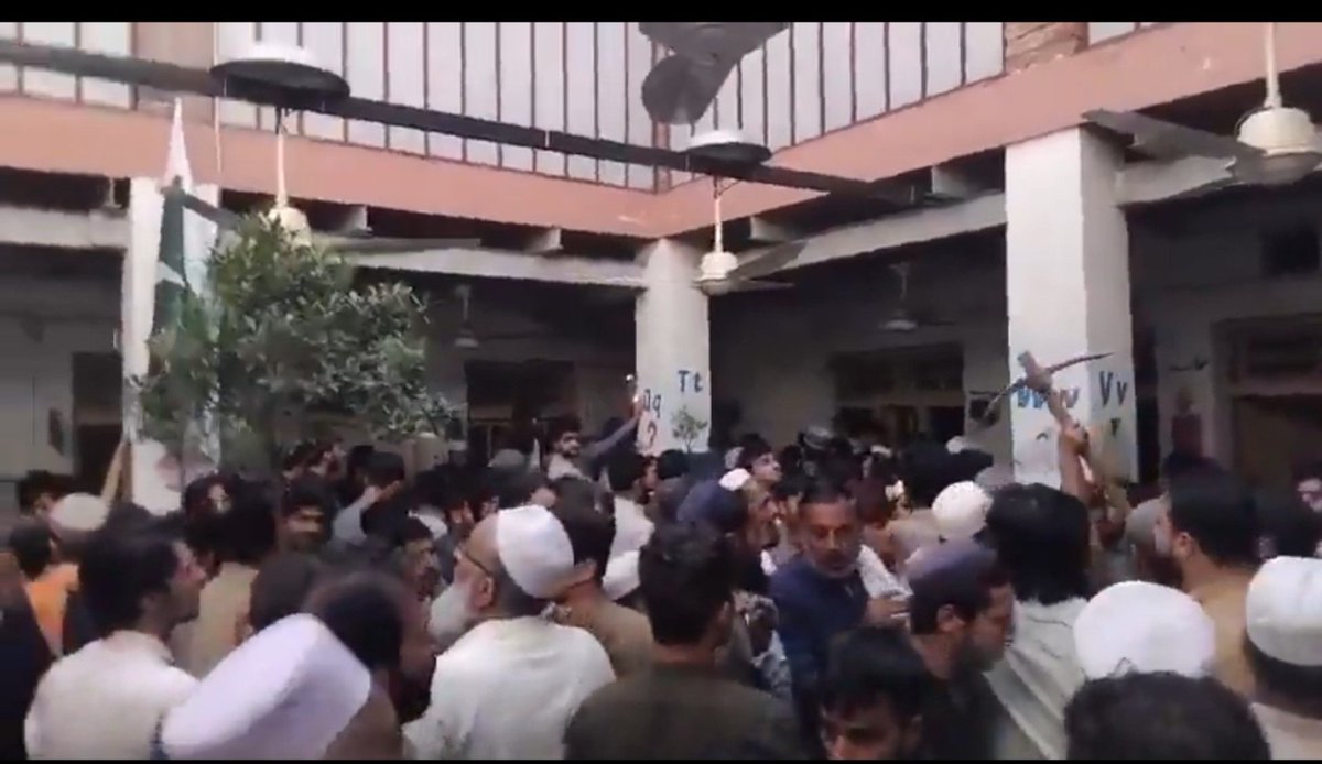 SamaatNews's tweet photo. 🛑Schools Tragedy.
 A school roof collapsed at Peshawar in KP Province killing at least 22 students, nearly 50 injured. The students age varies.The School had over 100 students capacity.Still some students are under the rubble as rescue efforts are under way. 
💔💔💔 https://t.co/QZDNcWei7Y