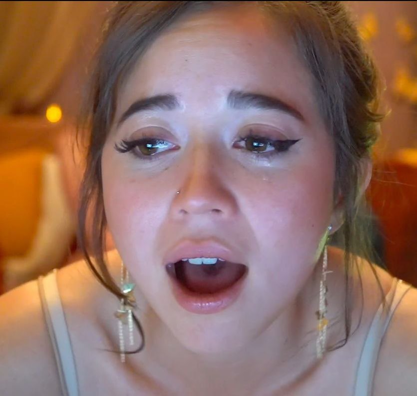 billie__simp's tweet photo. I’m addicted to mommy’s faceporn 😖 https://t.co/u3bqTDQOxX