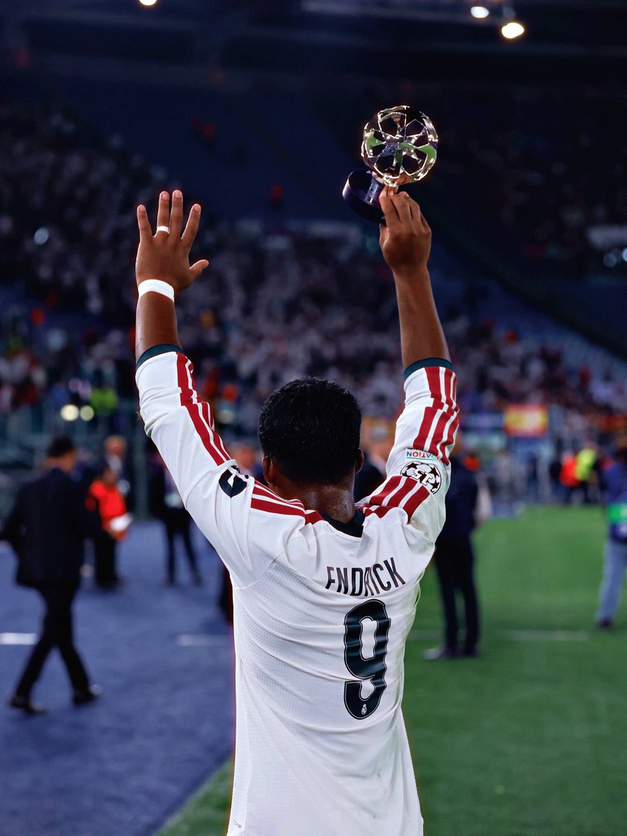 endrickgabri9's tweet photo. Qué noche! Feliz de poder ayudar al equipo en esta importante victoria fuera de casa! ¡Hasta el Final! 🤍⭐️

Obrigado meu Deus! 🙏🏿❤️ https://t.co/BDwCbhVg3d