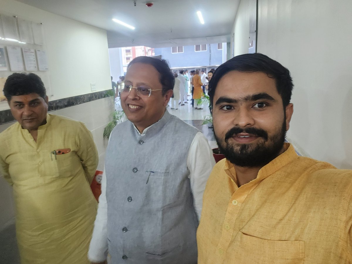 Shobhit__7047's tweet photo. भारतीय जनता पार्टी, उत्तर प्रदेश के प्रदेश महामंत्री एवं पश्चिम उत्तर प्रदेश के प्रभारी, माननीय राज्यसभा सांसद श्री राम प्रताप चौहान जी से शिष्टाचार भेंट कर मार्गदर्शन प्राप्त करने का सौभाग्य मिला। 🙏🏻💐
#BJP #BJPUP #उत्तरप्रदेश #रामप्रतापचौहान #शिष्टाचारभेंट @RamPratapBJP https://t.co/J0cKEHDIYB