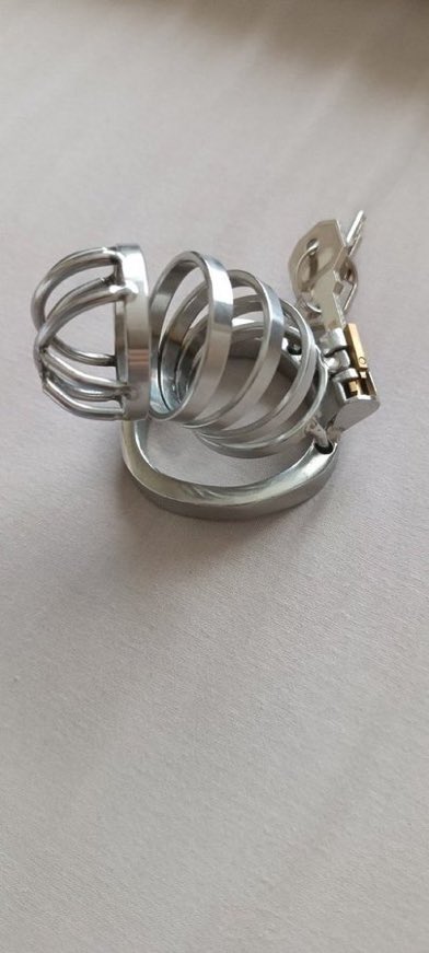 mistress_jade2's tweet photo. Day by day, goddess cage teaches you what control really feels like.
Your frustration turns into obedience, your desire turns into discipline.
You’re learning to ache quietly, 
to wait patiently,
 to serve without any questions.
DM me if you are interested in getting one🔐 https://t.co/dLLfWtC1mM