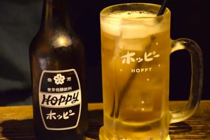 MATCHA_global's tweet photo. There are many classic drinks to order at izakayas, but Hoppy is a staple you need to try! 🍺✨

This low-carb, beer-flavored mixer paired with shochu is a Tokyo favorite. Master the basics—"naka" (shochu) and "soto" (mixer)—before your next night out👉 https://t.co/tE0QJwEr0E https://t.co/HUNaJ4RP1l
