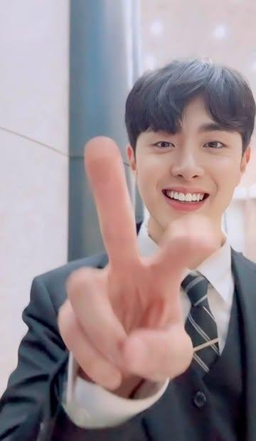 silver_bare_'s tweet photo. 웃는얼굴에 눈찌르기 당함 https://t.co/UgccvgbJtA