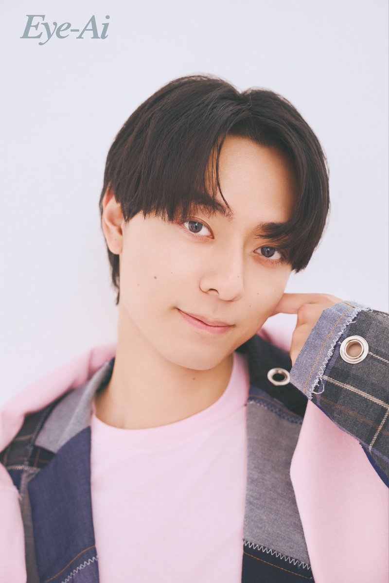 Eye_Ai_official's tweet photo. 先程、星野書店さんも10/19発売Eye-Ai＋Vol.20が完売し、販売に関して多くのお問い合わせを誠にありがとうございます。

星野書店さんの在庫が追加されました。洋書のため、国内在庫に限りがあります。
🔽にまだ在庫がございますので、お求めの方は是非お早めに！
https://t.co/Sf9xjB7WNN

表紙：
作間龍斗(ACEes)

インタビュー特集：
今野大輝＆稲葉通陽(B&ZAI)

@hoshinosyoten