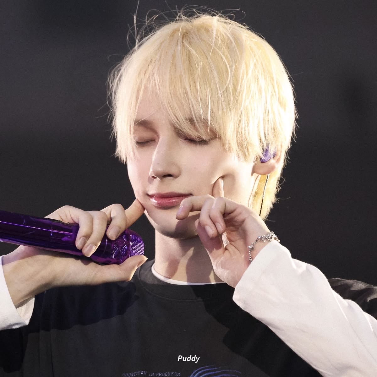 Wifeyning's tweet photo. I want to squish, pinch and bite his fluffy and mochi like cheeks. https://t.co/oL5Y1Uk9om