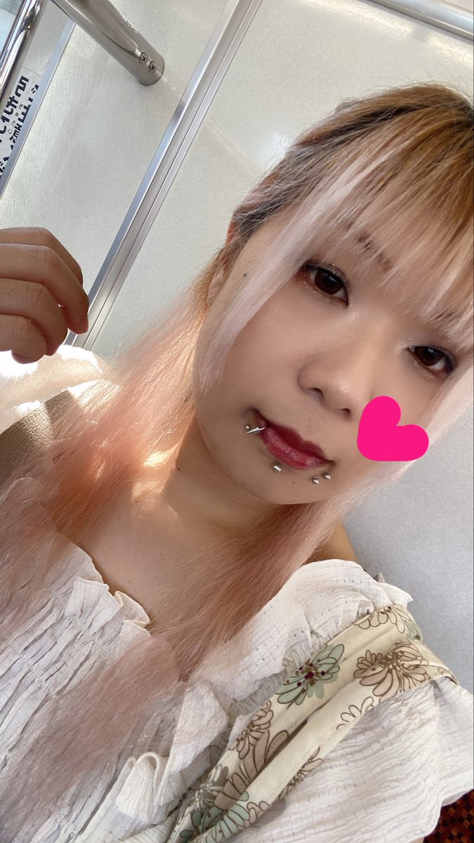 ha_na_1807's tweet photo. 全然髪巻く時間ありませんでした🙄 https://t.co/jjsW7KTFLx