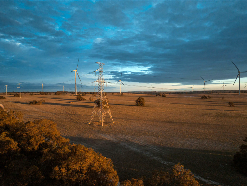pvmagazineoz's tweet photo. Acciona, GenusPlus, UGL contracted to unlock 2.​3 GW of renewable energy in WA: Acciona, GenusPlus and UGL Engineering have been selected by the Western Australian government to deliver the state's Clean Energy Link - East… dlvr.​it/TVwKl0 #BatteryStorage #Australia #PVProjects https://t.co/fiOrCI7yrB