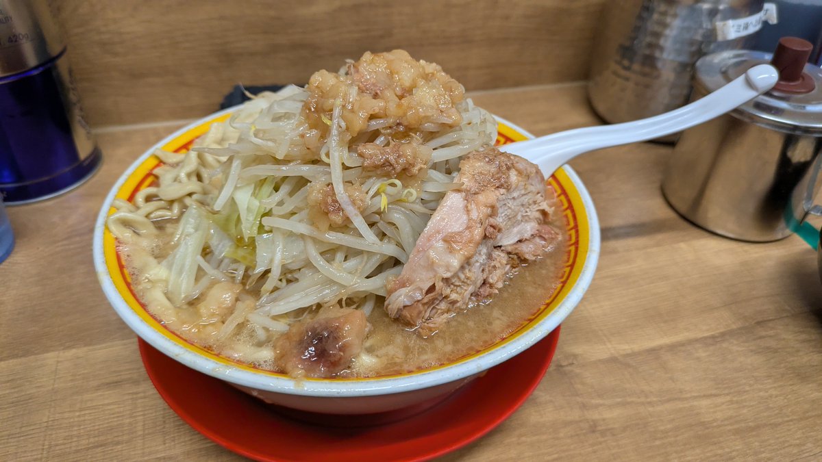 beroski's tweet photo. えどもんど 新橋
くた野菜と濃いめの味付き脂が美味しい。 https://t.co/WGdibT5NcL