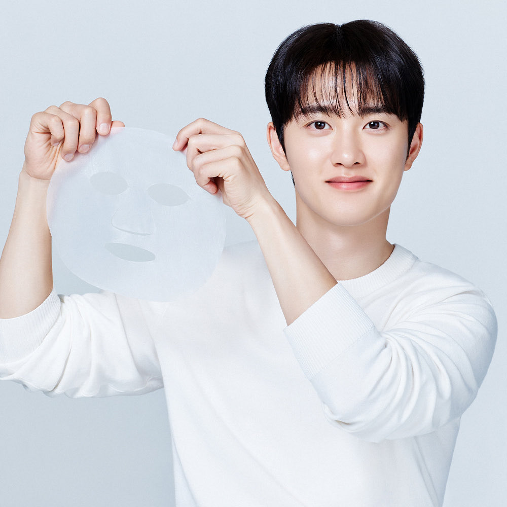 EXOGlobal's tweet photo. [OFFICIAL] 261015 EIOM Website Update with #DOHKYUNGSOO 
🔗 https://t.co/HV0fXxcSke

DOH KYUNGSOO for ‘EIOM’

#EXO #엑소 @weareoneEXO @DOHKYUNGSOO_X https://t.co/xD64CxgrSK