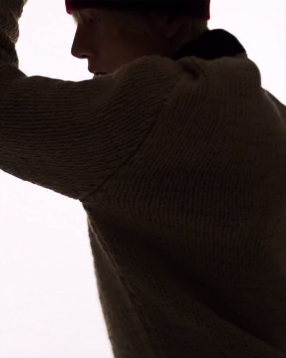 jakeyclub's tweet photo. #jake’s perfect side profile https://t.co/HrFcMxz1OY