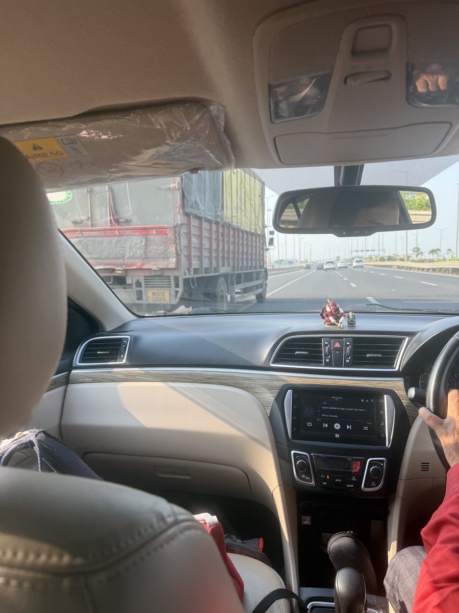 rameshmenon2502's tweet photo. @MTPHereToHelp Truck on coastal road..no check .. https://t.co/Y1B9zTkd18