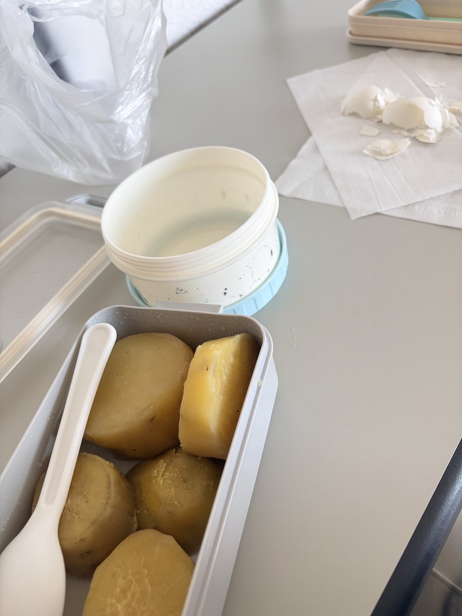 kennmiaww's tweet photo. day 3 udah kemakan telornya wkwk https://t.co/MATLsuhdM6