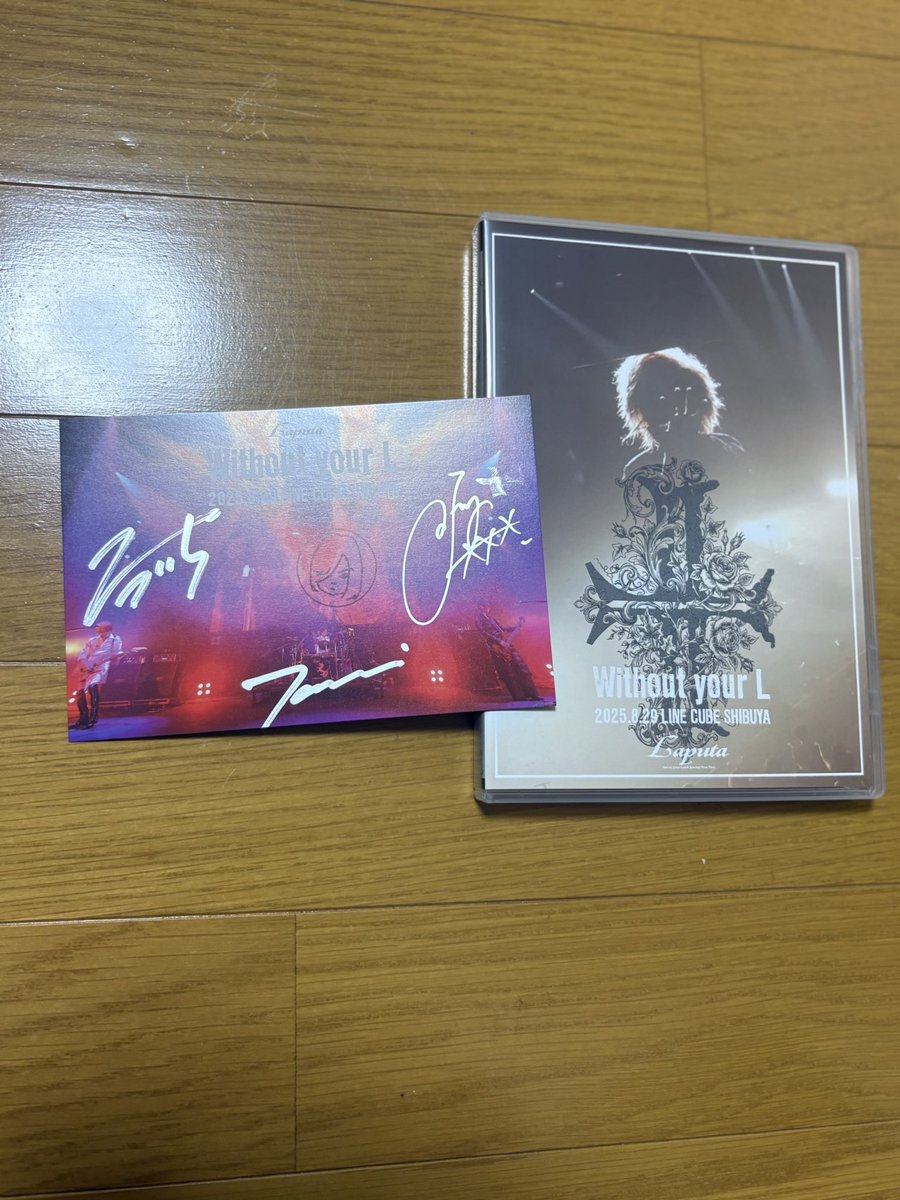 4TQrJ6CqhlTUuzH's tweet photo. 楽しみにしていたDVDが到着📀✨
去年の記憶が蘇る🎸
週末にゆっくり堪能しよう😊
#Laputa
#WithoutyourL https://t.co/RVHkzoMEDd