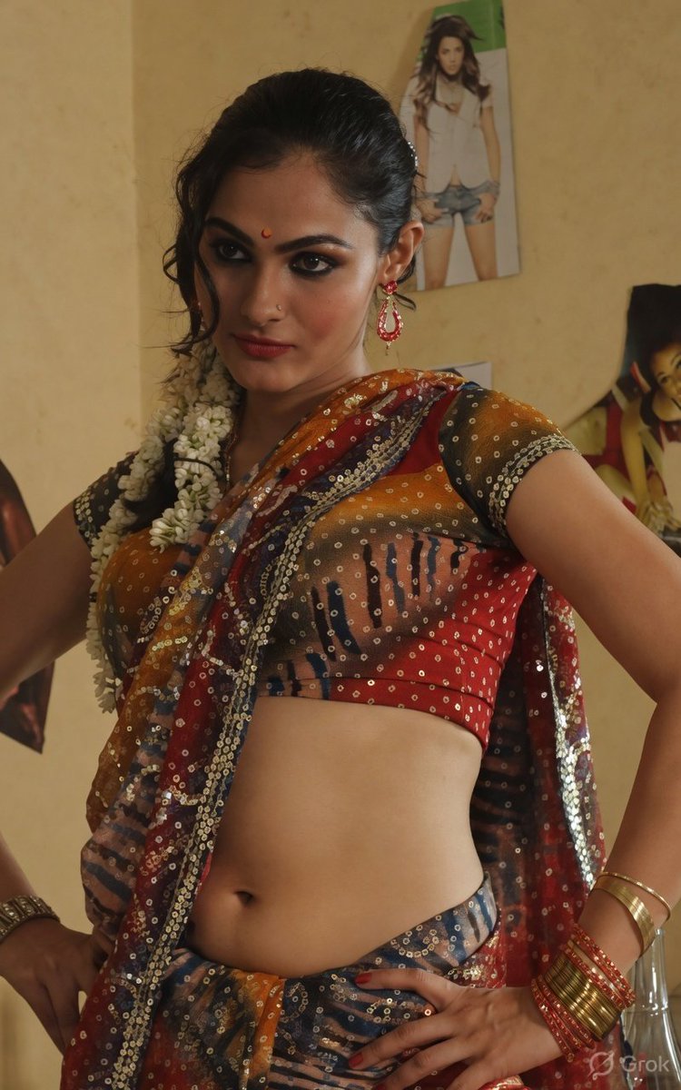 pragipotta's tweet photo. Lost a bet with my friends and they asked me to cross dress
Frnd1 : munda....shhh item aata iruka di...
Potta Me: shh dei nann payyan
Frnd2 : thevudiya company tha..intha month room rent nee thara vendam..[and he takes out his sweaty sunni]
Potta me loving the deal and their tool https://t.co/hGBurqgbtS