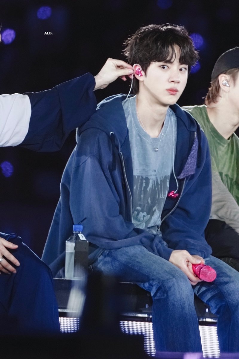 ALittleBraver92's tweet photo. 261014 

#방탄소년단진 #김석진 #석진 #진 #BTSJIN #JIN 
#BTS_WORLDTOUR_ARIRANG https://t.co/WAxnql7c84