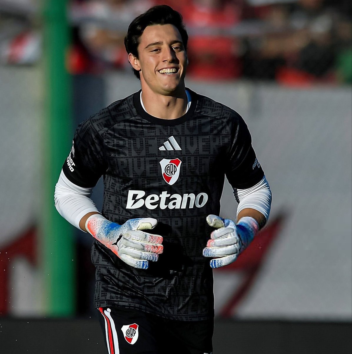 pablitomolina_'s tweet photo. 🔜🧤“SANTIAGO BELTRÁN ESTÁ ESTUDIANDO ITALIANO, VÉ CON BUENOS OJOS JUGAR EN LA SERIE A” 🇮🇹👀

🟣 La Fiorentina lo está siguiendo

Vía: @renzopantich