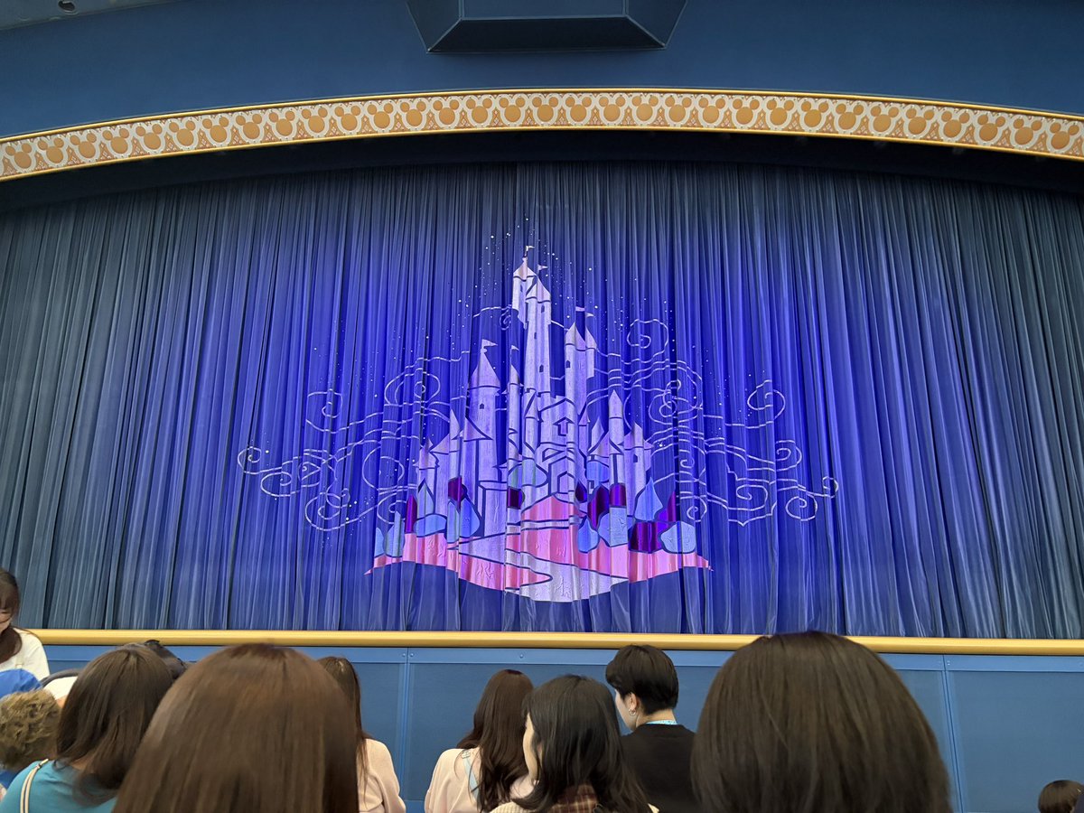 sei_1218_H's tweet photo. 時間差投稿ですが数枚載せて起きます、、、笑

ショーとライブも当選して、
全体的に落ち着いててDハロ最高でした👏 https://t.co/Qh8HJmDvTN