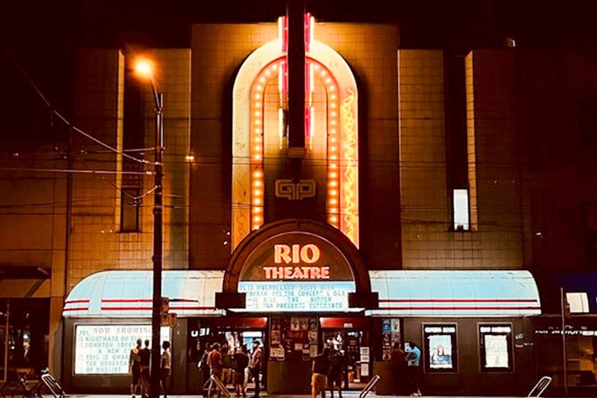 Lloyd_Cole's tweet photo. I'm playing my SOLO ELECTRIC show at @RioTheatre in Vancouver, tomorrow night, 10/15. It's an 8:00 show, that's me, don't miss Rattlesnakes! Details for this and ALL my shows at https://t.co/jnkwWUvNIg https://t.co/V0j03k751T