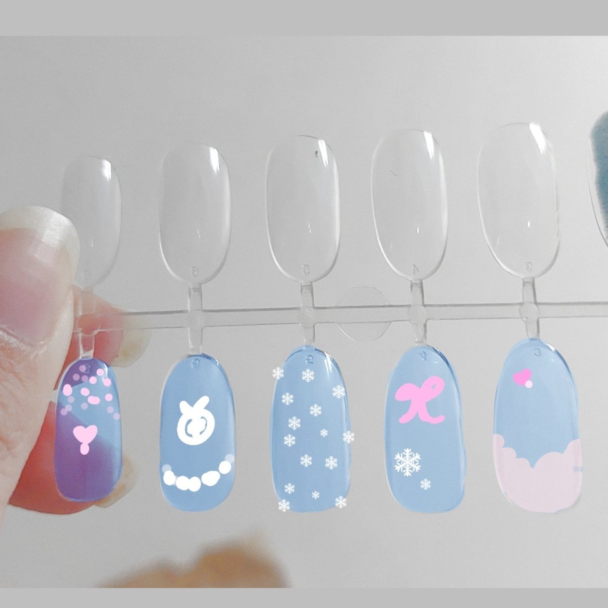 yukirei_li's tweet photo. Concept vs final product 🌸❄️
Yeay i finished the springsnow themed nails for myself >< safe to say that i am hooked jxjxjx this is so much fun!!
#springsnow https://t.co/YTCmUP1w1m