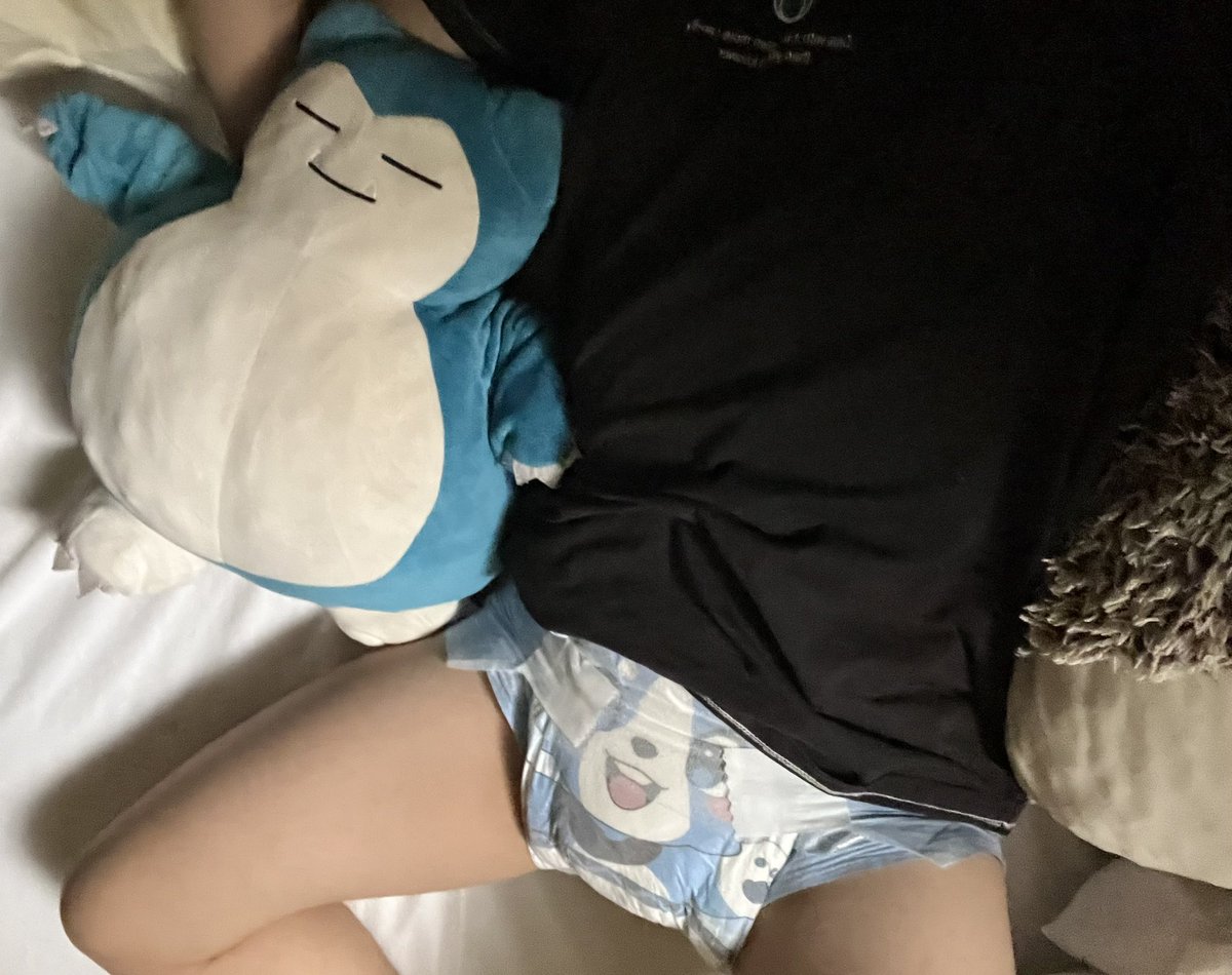 Grey_Ratt28's tweet photo. Wanna cuddle? Whehehhehe https://t.co/iZuP0NxFlv