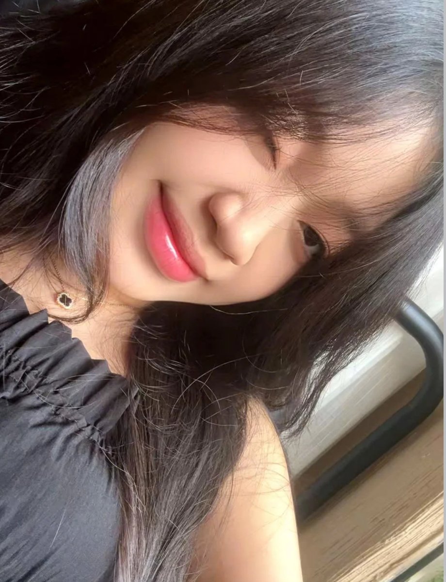 cmeo2k9's tweet photo. 🙂‍↔️ lên x kiếm tương tác https://t.co/JoK1EqgMw5