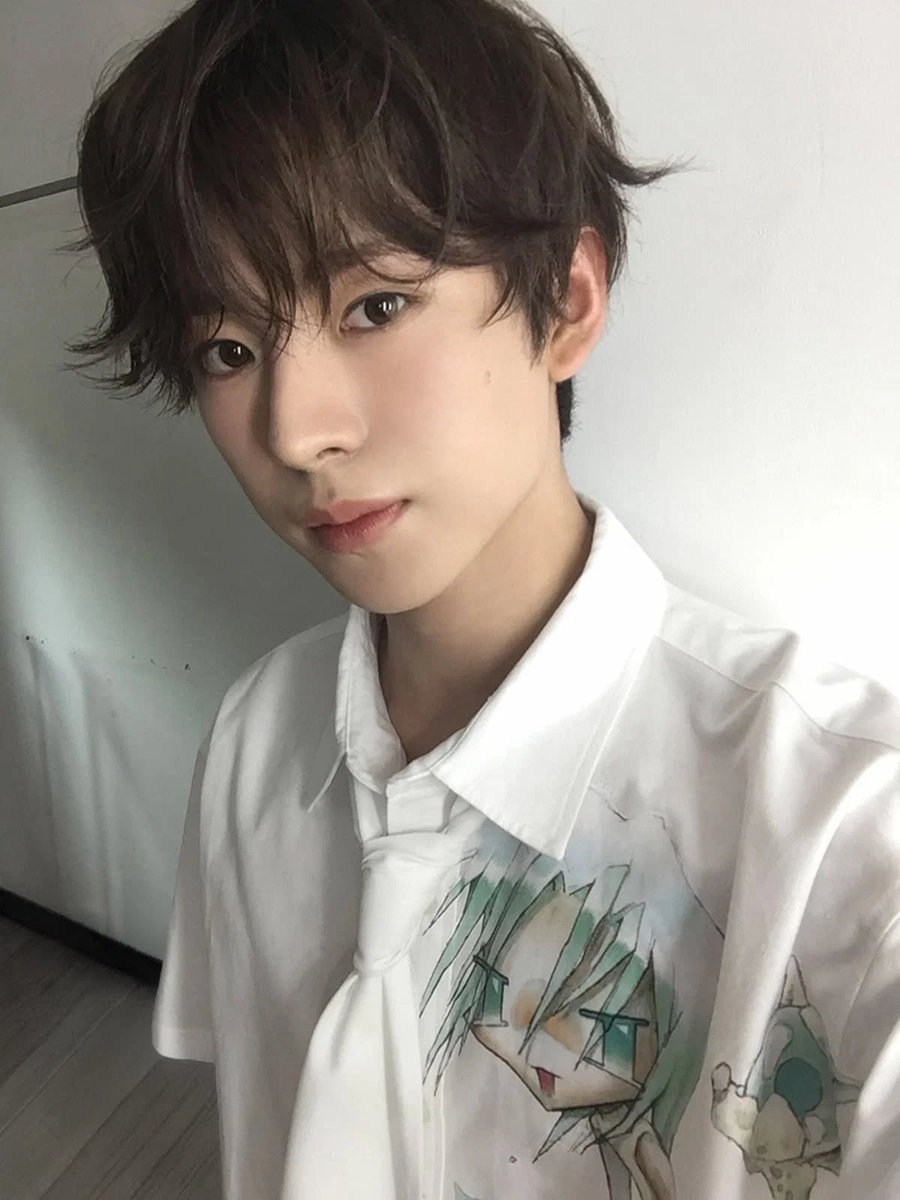 kuonsng34's tweet photo. 이거 보고 길 가다가 우뚝 서서 이마 짚음 아니 https://t.co/aWi9eaB7c8