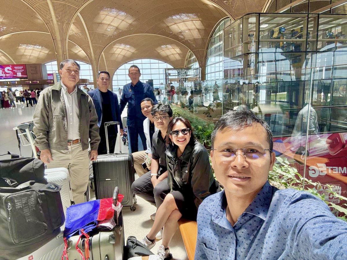 seyharom's tweet photo. ដំណើរ​ផ្លូវ​លឿន​ #techo #international #airport https://t.co/8iIjztqbeG