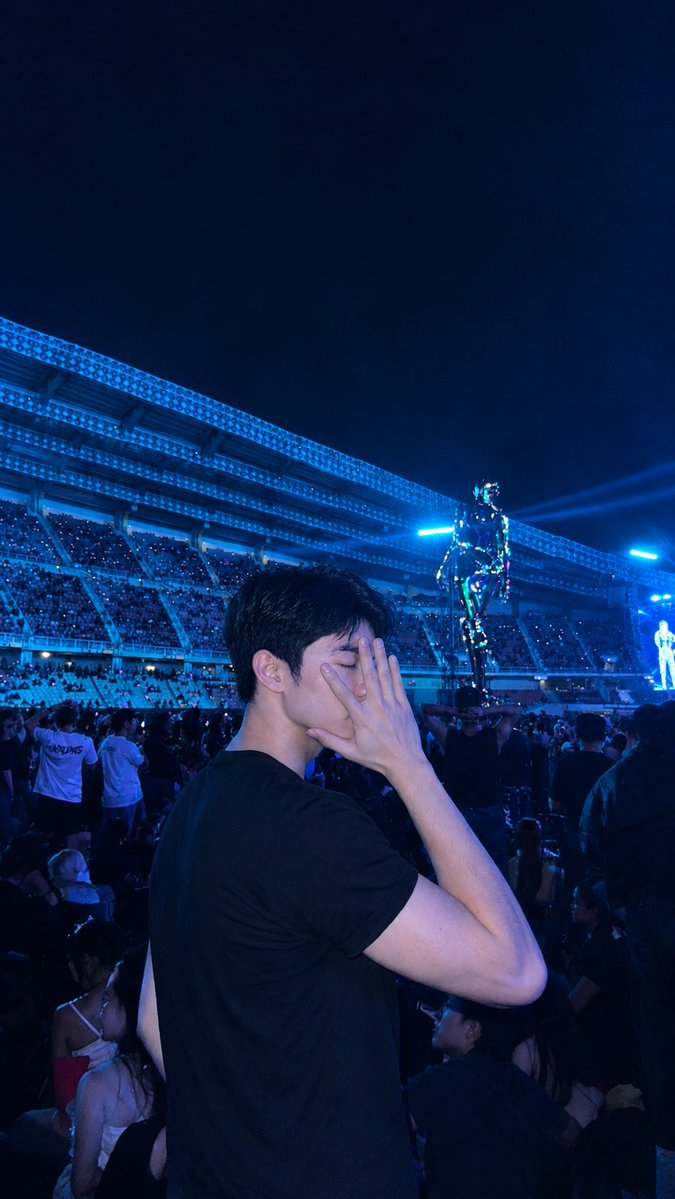 SEEZAZA06's tweet photo. Ig:c_phat17

#TheWeekndLivelnBangkok
#TheWeekndBKK
#AfterHoursTillDawnTourBKK https://t.co/2sotJGSk9D